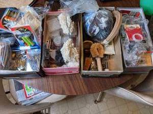 lot 853 image: Grandmas Junk Drawer