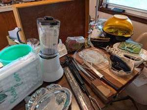 lot 856 image: Vintage Popcorn Maker, Blender, and All the Kitchen Fun