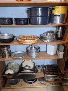 lot 866 image: Large Mixed Lot of Pot, Pans, Cake Pans, Coffee Carafe and More