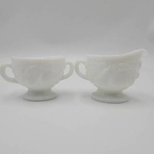 Vintage 1940s Della Robbia by Westmoreland Sugar and Creamer Set