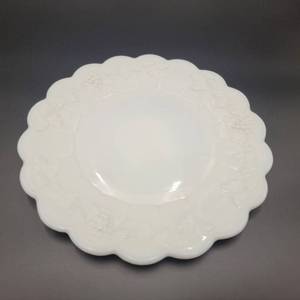 4 Vintage 1940s Paneled Grape White Milk Glass by Westmoreland Dinner Plaes