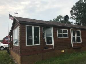 lot 1 image: 1999 Breckenridge Park Model Travel Trailer