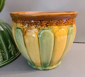 lot 366 image: Ceramic Mixing Bowls
