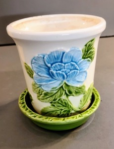 lot 384 image: Vintage Ceramic Pitchers and Pots