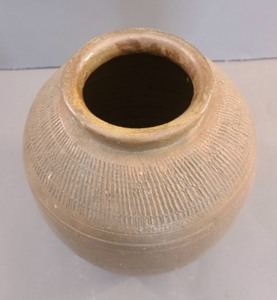 lot 392 image: Brown Pottery Vase