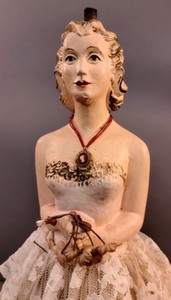 lot 398 image: Antique Composite Bust Lampshade