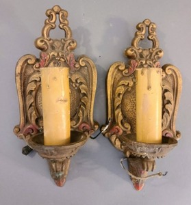 lot 402 image: Vintage Wall Sconce Candle Light Fixtures