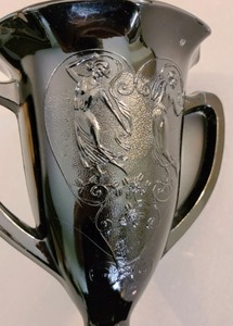 lot 417 image: L.E. Smith Black Amethyst Glass