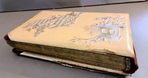 lot 433 image: Victorian Celluloid Photo Album