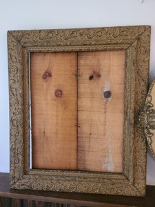 lot 437 image: Vintage Frames
