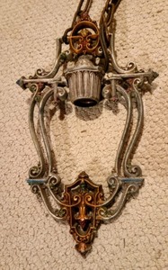 lot 439 image: Vintage Metal Ceiling Mount Fixture