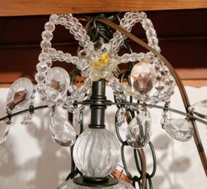 lot 438 image: Vintage Round Crystal Chandelier