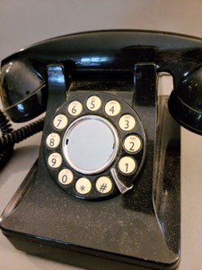 lot 462 image: Vintage Phone