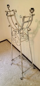 lot 467 image: Tolewear Aquarium Stand