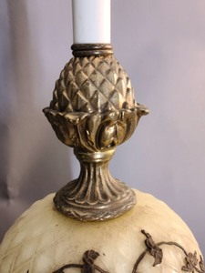 lot 482 image: Vintage Ornate Gold Glass Lamp