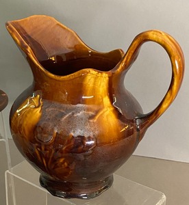 lot 318 image: Vintage Bennington Three Piece Set of Two Bowls & Pitcher