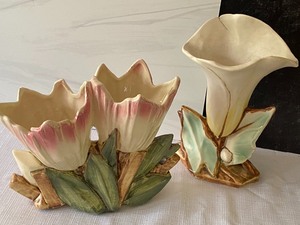 lot 333 image: Vintage McCoy Calla Lilly & Tulip Figurine Planters