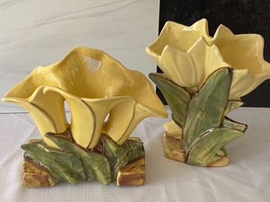 lot 335 image: Vintage McCoy Tulip and Calla Lilly Vases