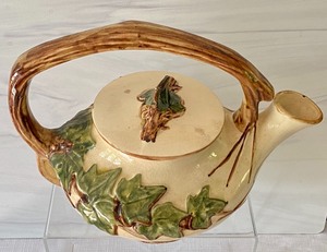 lot 343 image: Vintage McCoy Teapot with Coordinating Cream and Sugar