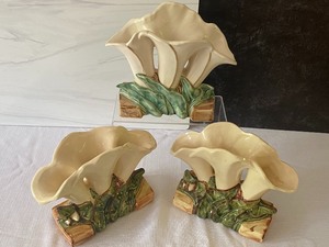 lot 348 image: Three Vintage Calla Lilly McCoy Planters