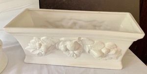 lot 360 image: Two White Planters