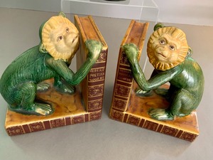 lot 304 image: Ceramic Monkey Bookends and Teapot