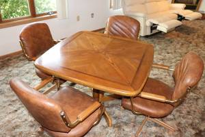 Kitchen Table & Chairs