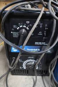 lot 18 image: MILLER THUNDERBOLT XL STICK WELDER