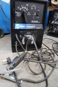 lot 19 image: MILLER THUNDERBOLT XL STICK WELDER