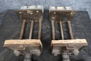 lot 23 image: 2 HEAVY DUTY MORGAN 10A  VINTAGE VICES