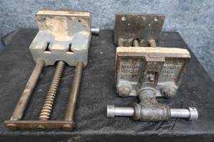 lot 26 image: 2 HEAVY DUTY MORGAN 10A  VINTAGE VICES.