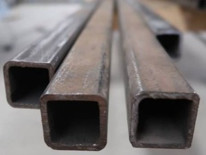 lot 39 image: SQUARE TUBING