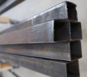 lot 40 image: SQ TUBE