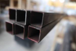 lot 42 image: SQ TUBE