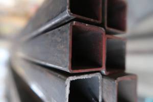 lot 43 image: SQ TUBE