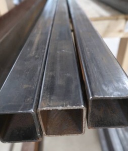 lot 48 image: SQ TUBE