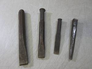 lot 18 image: (RMDR) Chisels and Punch...