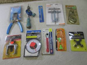 lot 34 image: (BSB) Assorted Tools New in Packagi...