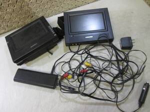 lot 56 image: (RM3) AudioVox Dual 7 Screen Mobil...