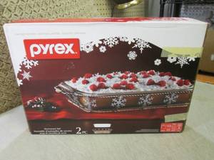 lot 82 image: (EW4) Pyrex 2pc Serveware Set...