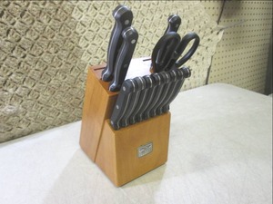 lot 89 image: (EC1) Chicago Cutlery Knives with B...