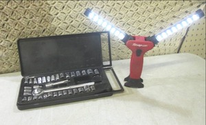 lot 91 image: (BSB) Snap-On Portable Work Light a...