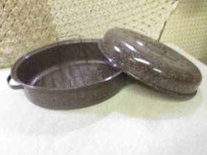 lot 99 image: (RM2) Roasting Pan with Rack...
