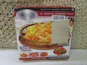 lot 153 image: (EW4) 12 Round Crisper Tray...