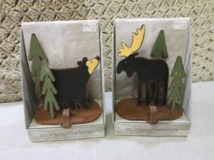 lot 172 image: (EC1) Lot of 2 Metal Stocking Holde...