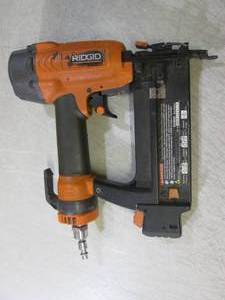lot 208 image: (RM1) Ridgid Trim Nailer...