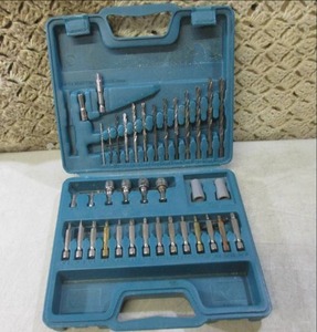 lot 228 image: (BS) Driver and Drill Bit Set in Ca...