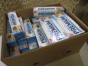 lot 256 image: (A-4) Box Full of Saltine Crackers ...