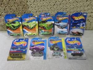 lot 290 image: (C-4) Assorted Hot Wheels Cars...