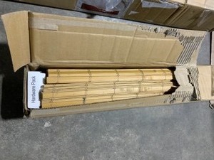 lot 51 image: (4) Assorted Sizes Multiweave Cordless Roman Shades-Springfield